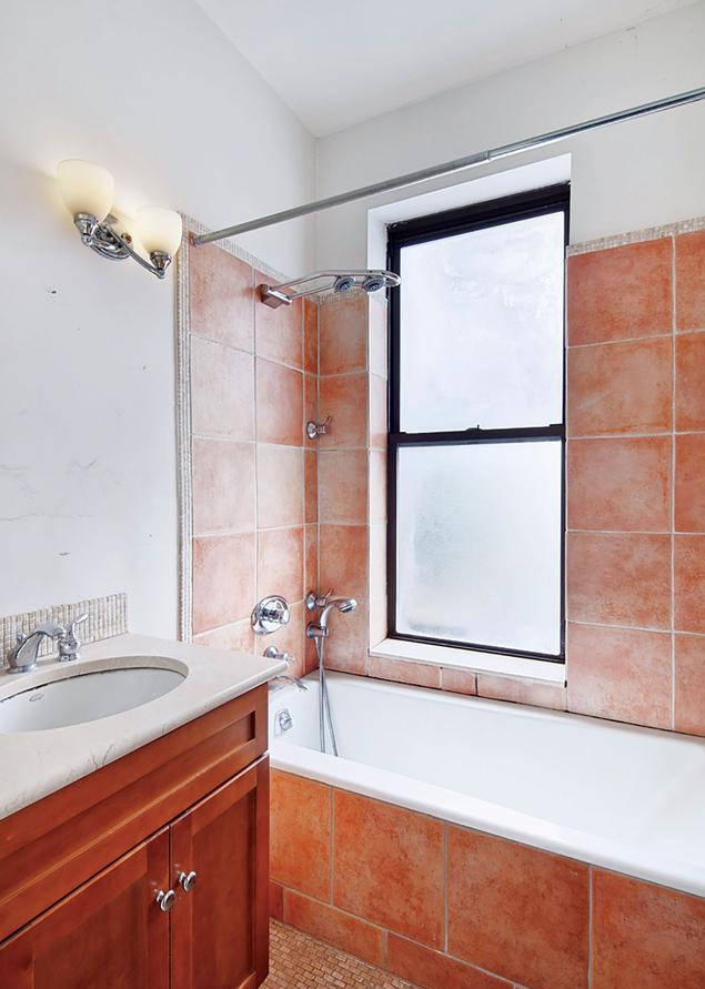 外洋浴室装修大变身 附前后对比图 看完表现对设计师顶礼膜拜!【三亿体育】(图9)
外洋浴室装修大变身 附前后对比图 看完表现对设计师顶礼膜拜!【三亿体育】(图9)